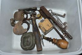 Miscellaneous collectables.