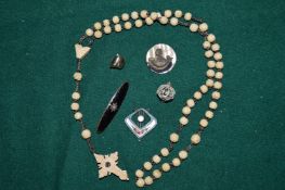 Miscellaneous items to include a gold tooth.