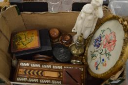 Miscellaneous collectables.