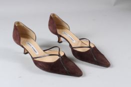 MANOLO BLAHNIK, A PAIR OF LADIES BROWN SUEDE LEATHER SHOES, size 39.