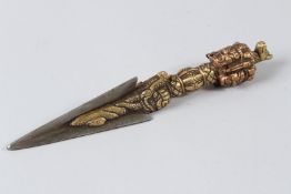 A TIBETAN BRONZE VAJRA. 21cms.