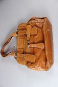 CHLOE, A LADIES LARGE TAN LEATHER HANDBAG.