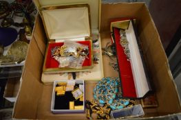 Collection of bijouterie.