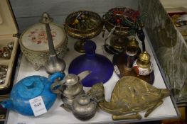 Miscellaneous collectables.