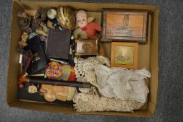 Miscellaneous collectables.