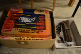 A quantity of tools.