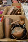 A quantity of copper items to include kettles, bed warming pans, hunting horn etc.