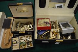 Two jewellery boxes containing bijouterie.