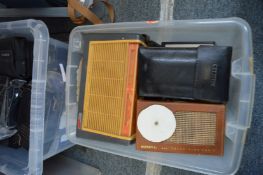 Quantity of vintage electronics.