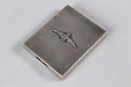 AN RAF LADIES SILVER COMPACT, with engine turned decoration and applied RAF emblem. London 1946.