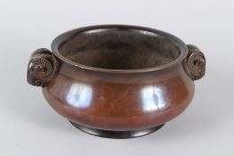 A FINE CHINESE BRONZE INCENSE BURNER. 20cms diameter. Weight: 3.6kgs.