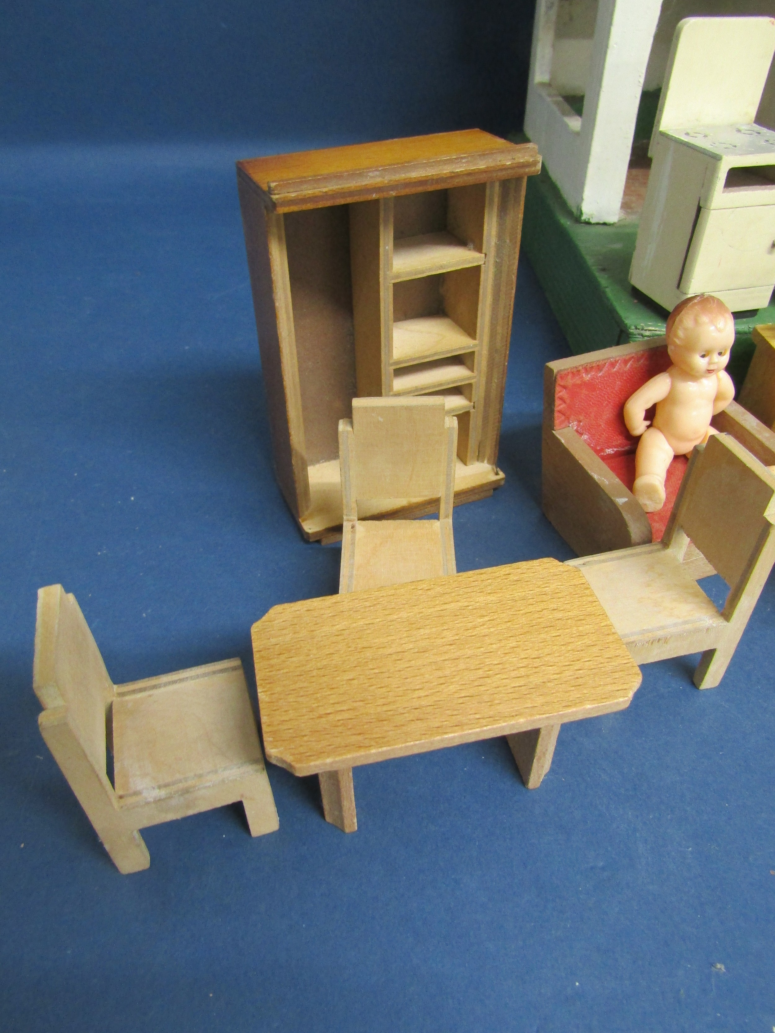 Dolls house with furniture includes metal mangle, fire and tea set, wooden furniture some with - Image 2 of 10