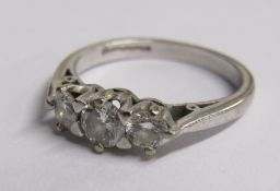18ct gold 3 stone diamond ring, approx. 0.77ct, ring size L/M, total weight 3.6g