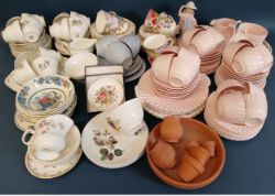 Antiques, Interiors & Collectables, including Vinyl Records, Dogs, Lego, Gold, Silver, Jewellery - 662 lots