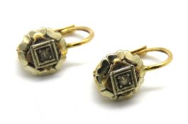 A pair of 18ct gold earrings, stamped 750, 3g.