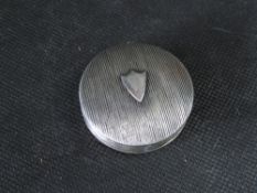 A 19th century Dutch silver snuff box or pill pot, 23.3g.