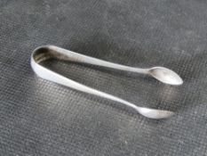 A pair of hallmarked silver sugar tongs, 10g.
