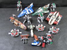 A quantity of Star Wars Lego including 11 minifigures.