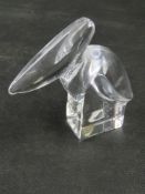 A crystal pelican figurine sculpture designed by Gunnar Cyrén for Orrefors, Sweden.