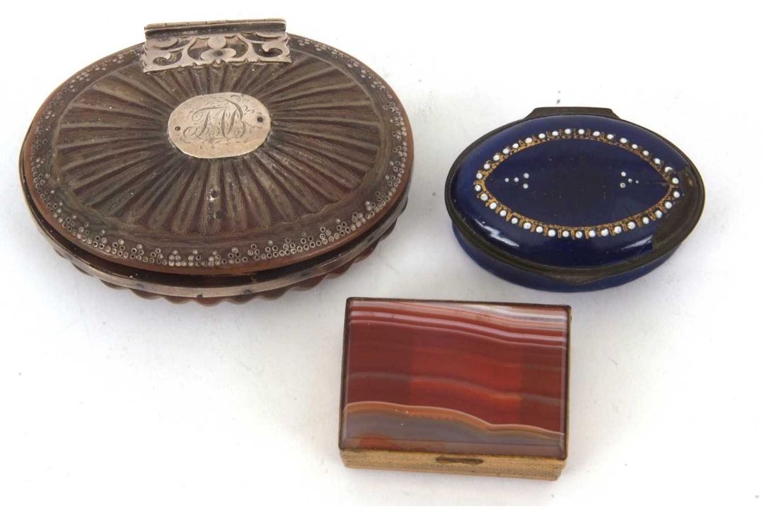 Mixed Lot: A Georgian enamel Bilston patch box, circa 1780 of oval form, the cover with dark blue - Image 1 of 16