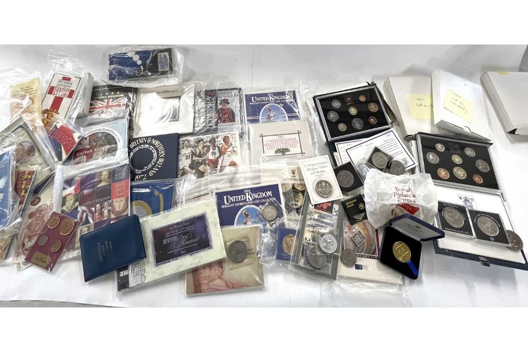 UK Coinage: Royal Mint Proof Sets, Comm Crowns, Uncirculated Coinage - Image 1 of 6