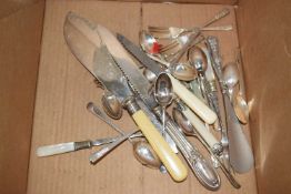 Small quantity of assorted flat ware