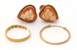 A mixed lot: to include a pair of heart shape cameo earrings with screwbacks stamped 9ct, 3.0g; a