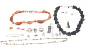 A mixed lot: to include a silver and cultured pearl pendant necklace; a silver rings; gemset