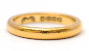 A 22ct wedding band, 2.9mm wide, size I-J, 3.6g