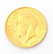 A George V 1927 gold sovereign, 8.0g