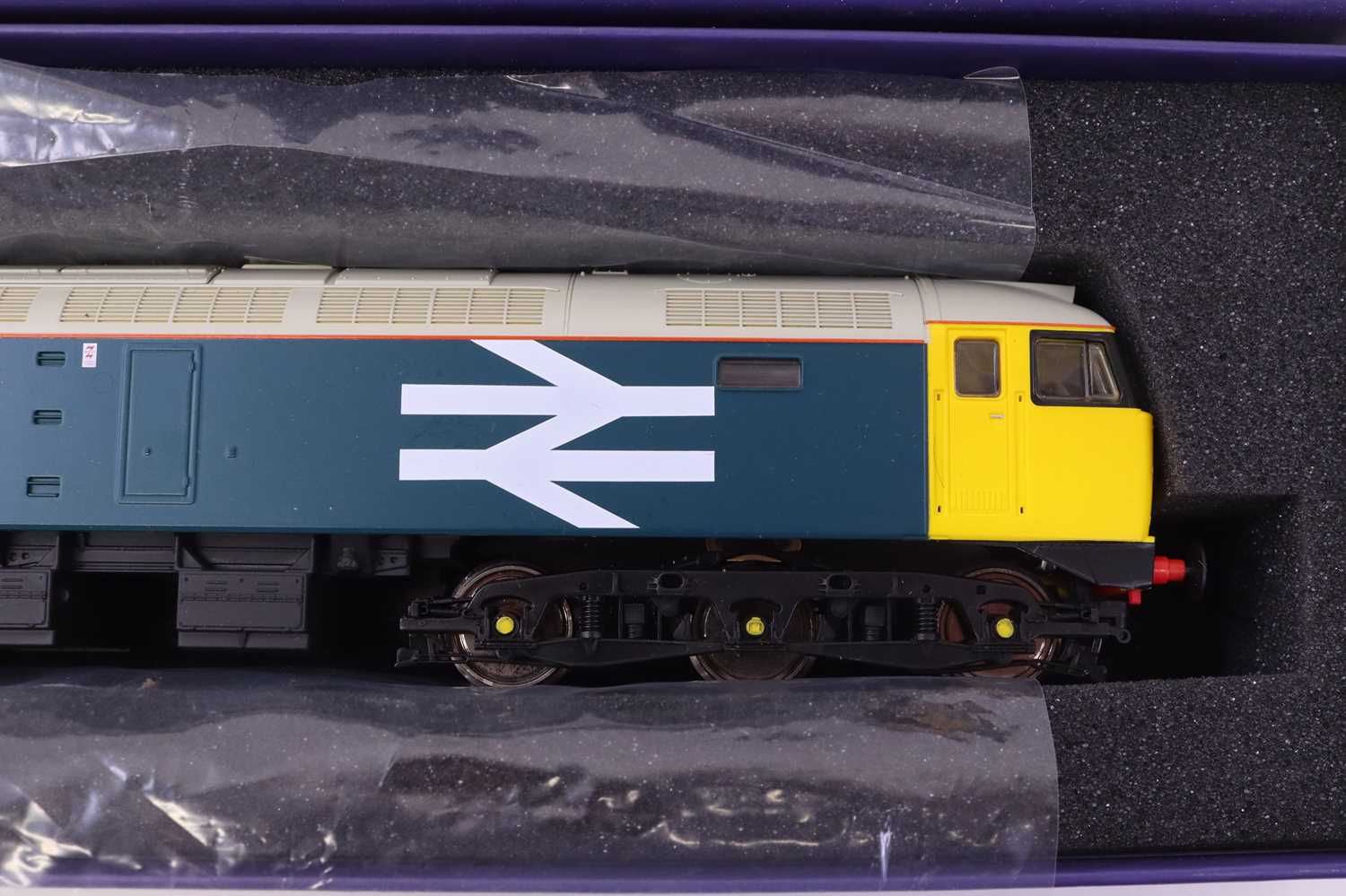 A VI Train 00 gauge Class 47 in BR blue, running No. 47401 North ...