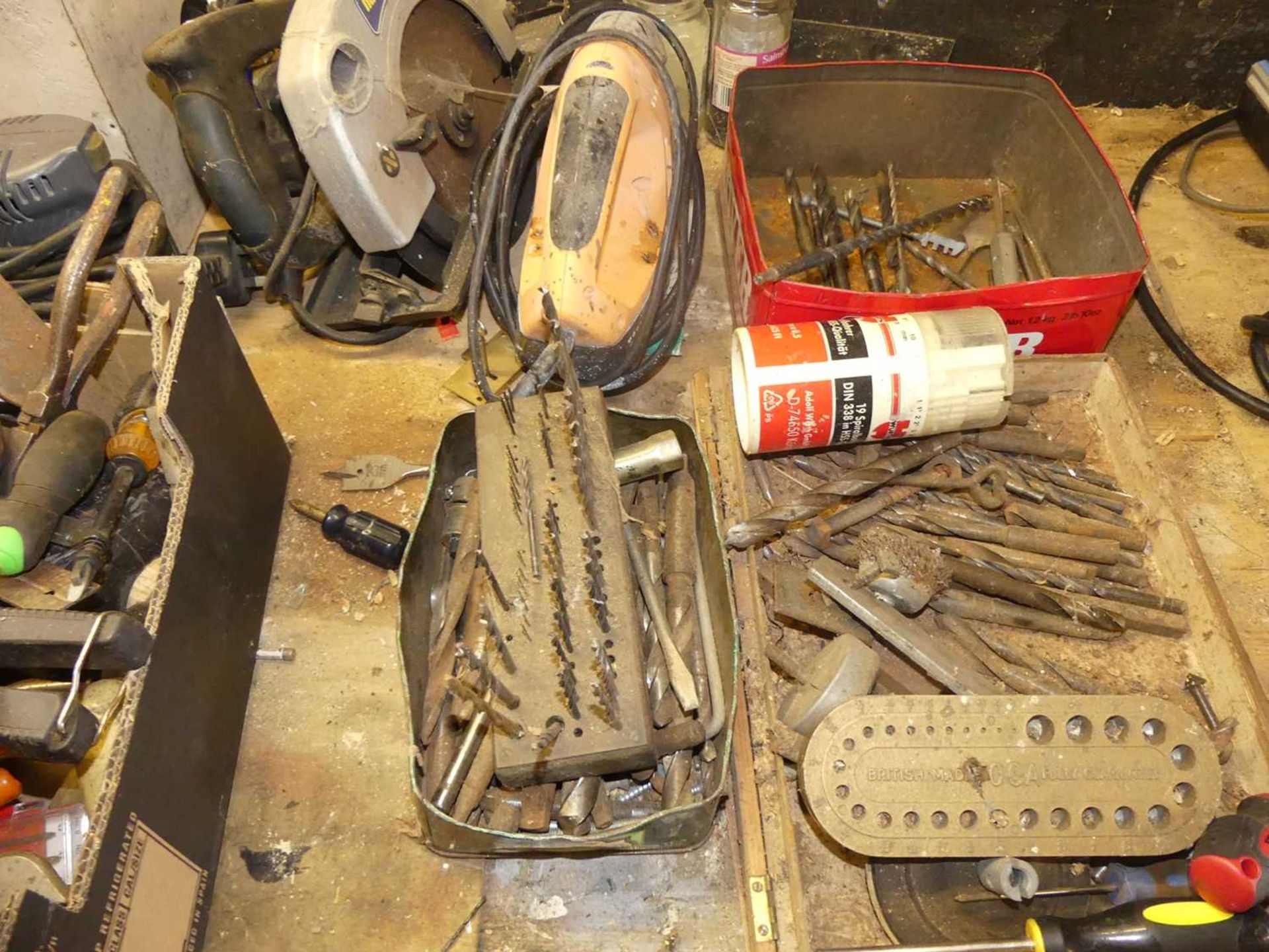 A wooden workbench with vice; together with a large number of mixed tools, to include various - Image 2 of 5