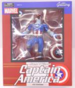 Diamond Select Toys Gallery Diorama Marvel PVC figure of Sam Wilson Captain America, housed in a