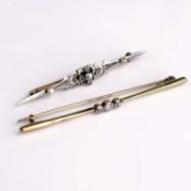 An Edwardian 15ct gold three diamond set knife edge bar brooch, 6.5cm, 3g, together with a yellow