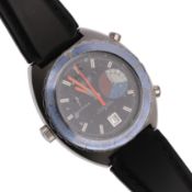 A GENTLEMAN'S STAINLESS STEEL AUTOMATIC CHRONOGRAPH SKIPPER WRISTWATCH BY HEUER.