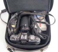 Minolta X-700, anaolige 35-mm Spiegelreflexkamera in Leder Aufbewahrungstasche und diveres