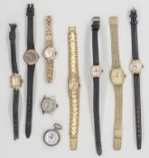 Lot Damen Armbanduhren aus Auflösung mit Tragespuren. Nicht auf Funktion geprüft!
