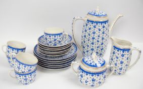 Kaffeeservice KPM, bestehend aus 6 Kuchenteller, 5 Tassen mit 6 Untertassen, Kaffeekanne sowie