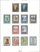 Vatikan. Postfrische komplett Sammlung von 1963-1976. Im Anschluß Frankreich Marken "Gemälde"