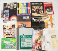 Lot Händlerkatalog, dabei Siku, Italeri, Tamiya, Revell etc.. Aus Händlernachlass. Gebraucht.