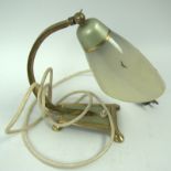 Vintage Tisch/Nachttischlampe , 1950er Jahre. Glasschirm, Krähenfuss, Italien. Funktion nicht