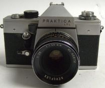 Spiegelreflexkamera "Praktica LTL" Hersteller Pentacon, DDR 1970er Jahre. Beroflex 1:2.8 f=50 mm No.
