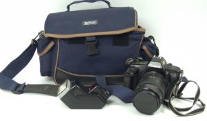 Canon EOS 650 mit diversen Zubehör. Funktion nicht geprüft.