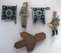 Lot Militaria, dabei kleine Abzeichen des Winterhilfswerks sowie Abzeichen aus Porzellan und Holz.
