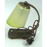 Vintage Tisch/Nachttischlampe , 1950er Jahre. Glasschirm, Funktion nicht geprüft.