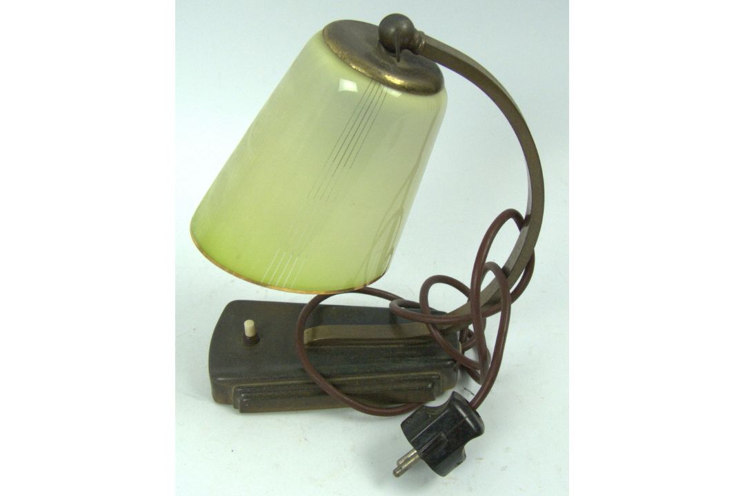 Vintage Tisch/Nachttischlampe , 1950er Jahre. Glasschirm, Funktion nicht geprüft. - Bild 1 aus 2