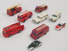 Matchbox / Lesney / Corgi / Schuco, Lot Modellfahrzeuge Polizei, Feuerwehr, Krankenwagen. Auf