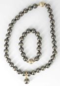 Ausgefallenes Schmuckset mit 925er-Magnetverschluss und einem Anhänger, gepunzt mit 925er Silber.