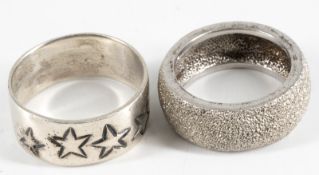 2 Ringe, 925er Silber. Verschiedene Modelle.