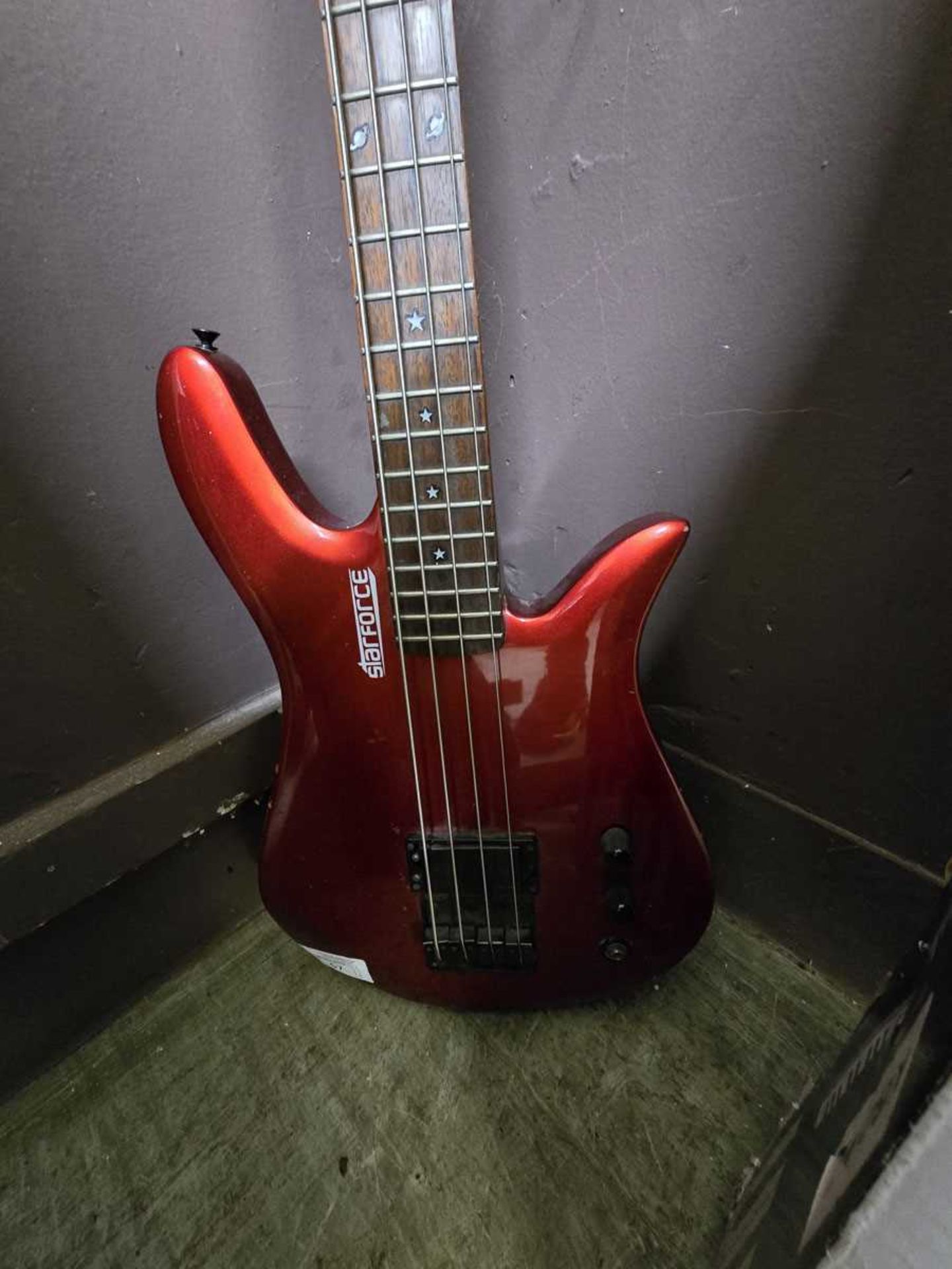 +VAT A Starforce electric bass guitar